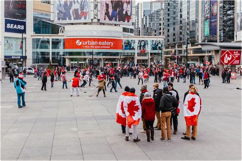 Party at Dundas Square in Toronto – Gold for Canada…Again!!! » Swiegot ...