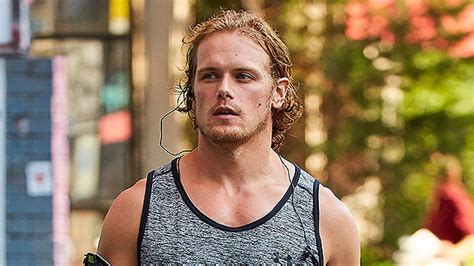 ‘Outlander’s Sam Heughan Celebrates 41st Birthday With Sweaty Gym Pic – Hollywood Life