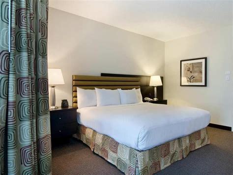 Hilton Suites Toronto Markham Conference Centre & Spa Hotel in Markham (ON) - Room Deals, Photos ...