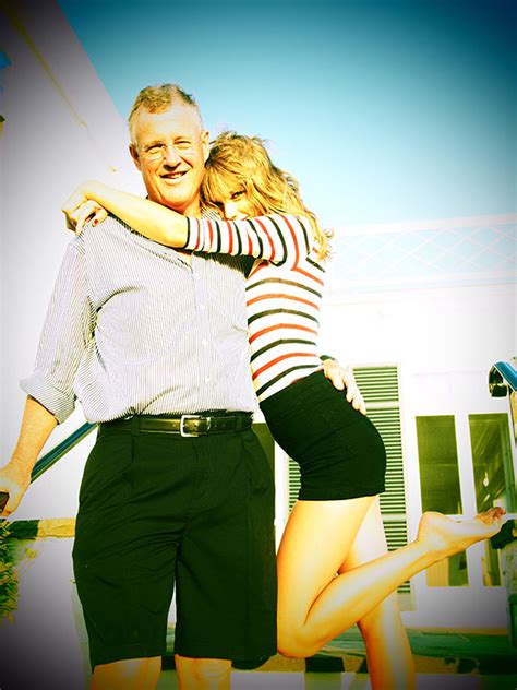 Taylor with her dad:) - Taylor Swift Photo (35051060) - Fanpop