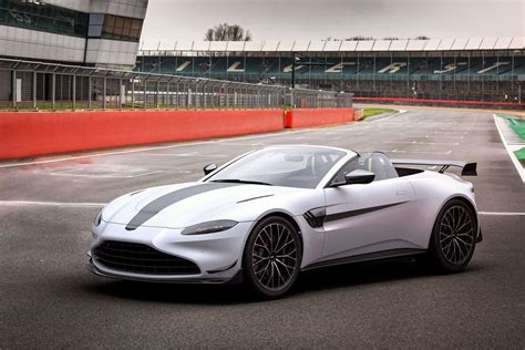 Aston Martin Vantage F1 Edition Roadster specs, performance data ...