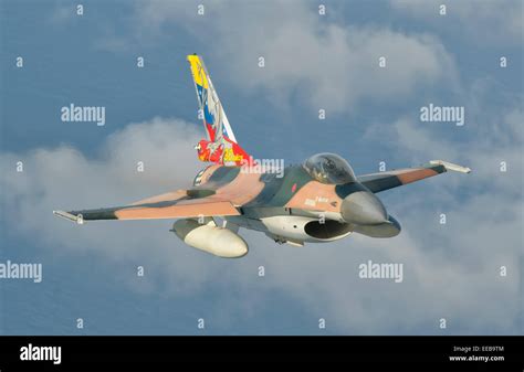 Venezuelan Air Force F-16 in flight over Brazil Stock Photo - Alamy