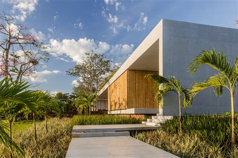 Gallery of Landscaping in Contemporary Brazilian Architecture through 15 Projects - 12