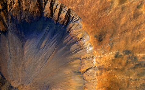 Picture of the Day: Fresh Crater on Mars » TwistedSifter