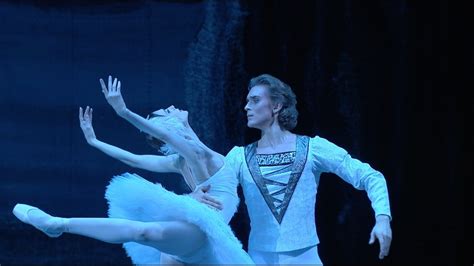 SWAN LAKE - Bolshoi Ballet in Cinema (Official trailer) - YouTube