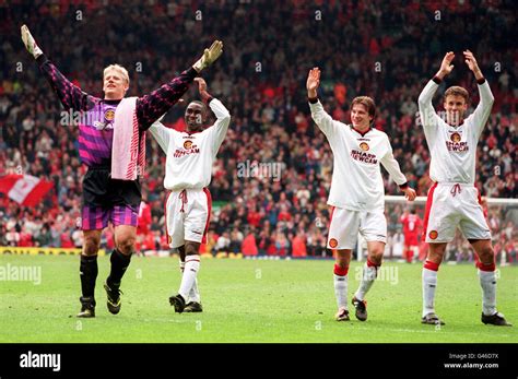 Liverpool v Man Utd line up Stock Photo - Alamy