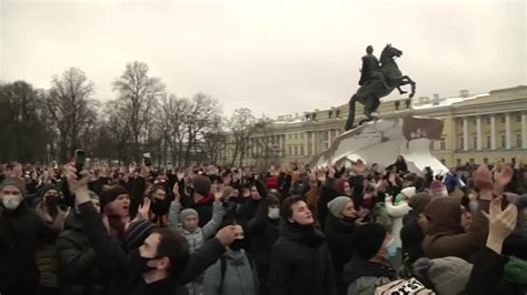 Thousands turn out across Russia to protest Navalny’s arrest | CNN