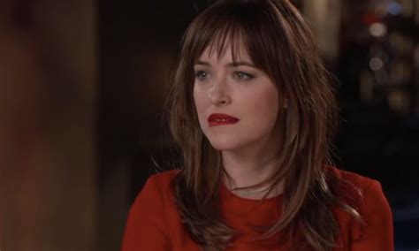 Dakota Johnson begs her mother to see "50 Shades" in new "SNL" promo ...