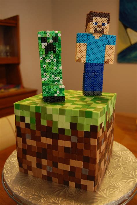 3 impressive Minecraft cakes