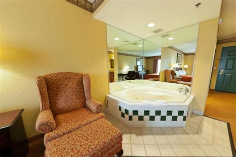 BEST Hotels with Jacuzzi in Room in Hot Springs ️ 2024