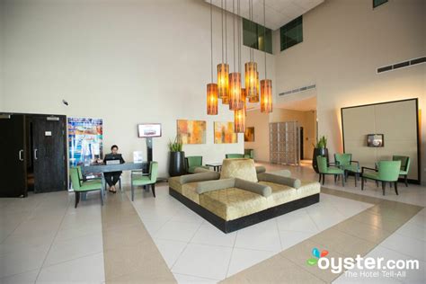 Holiday Inn Express Dubai Jumeirah Review: What To REALLY Expect If You ...