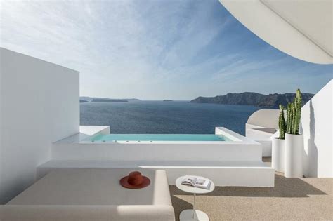 20 Best Hotels in Oia (Luxury, 5-Star)