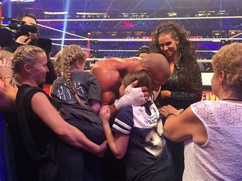 Stephanie McMahon and Triple H with their daughters at WrestleMania 32 ...