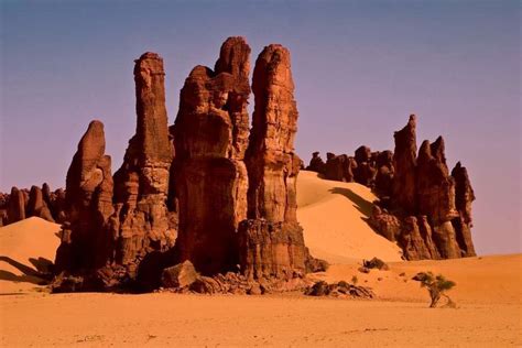 Le plateau Ennedi joyau secret du Sahara - 2Tout2Rien | Paysage desert ...