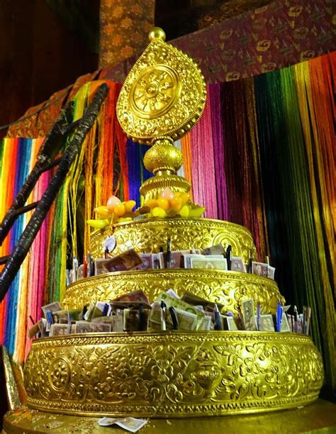 Buddhist Monasteries in Shigatse, Tibet - Where are Sue & Mike?