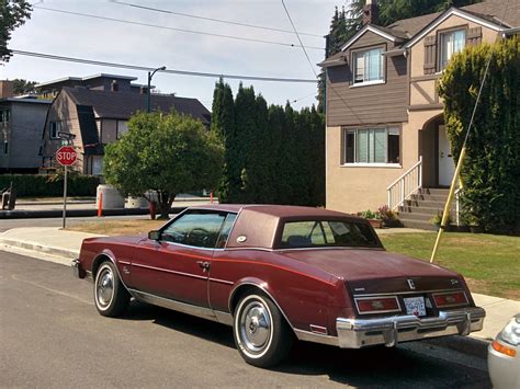 Old Parked Cars Vancouver: 1981 Buick Riviera