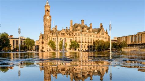 UK City of Culture 2025: Bradford to spend £1.4m on bid - BBC News