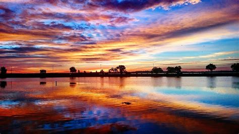 Lake Monona Sunrise, Madison, WI [OC][3840X2160] : r/SkyPorn