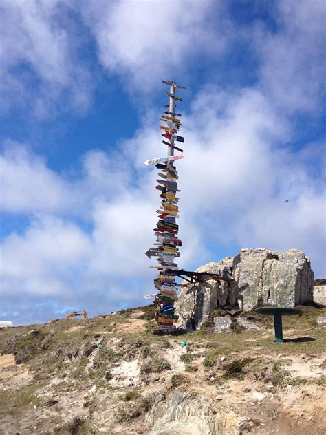 Totem Pole, Stanley, Falkland Islands | Totem pole, Falkland islands, Easter island