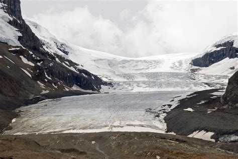 Columbia Icefield, Athabasca Glacier in Banff & Jasper National Parks ...