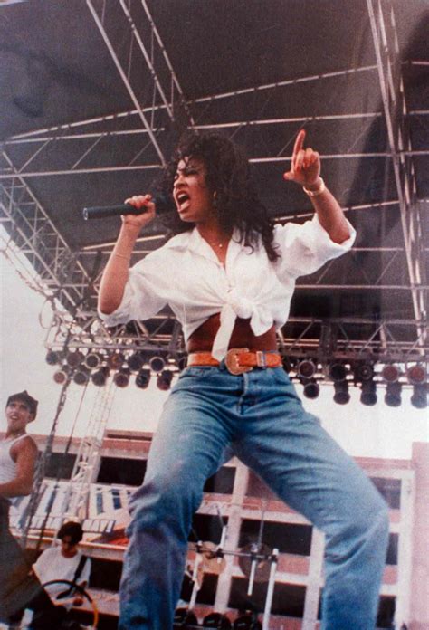 Selena Quintanilla-Pérez's Best Outfits Taught Us These 5 Timeless ...