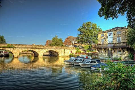 Folly Bridge over the Thames & The Head of the River Pub, Oxford by ...