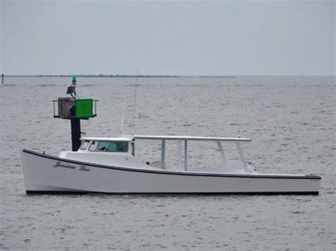 Chesapeake Bay Deadrise Boats – Commercial Fishing