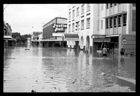 Flood map of Brisbane and suburbs, delineating the extent of the ...