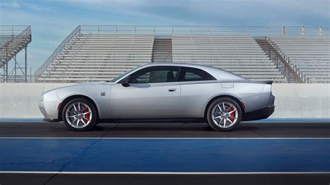 2024 Dodge Charger Daytona delivers EV muscle car hype for $61,590