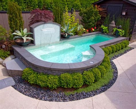 Small Backyard Pools: For Your Outdoor Space Before Summer Arrives