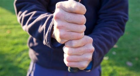 10 Finger Golf Grip Vs. The Interlocking Grip – Which Is Best? - The ...