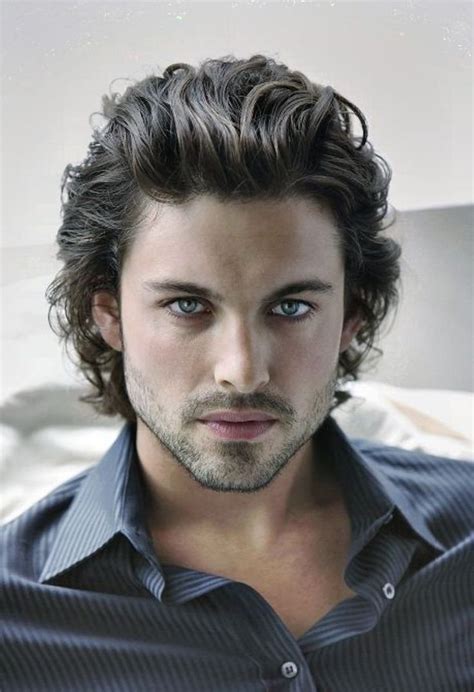 20 Cool Curly Hairstyles For Men - Feed Inspiration