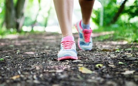 Walking Shoes Vs Running Shoes: The 5 Major Differences Explained