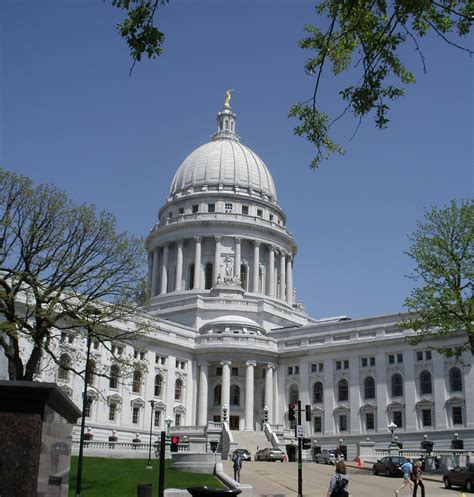 Wandering Wisconsin: Wisconsin's Capitol