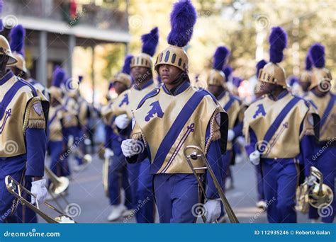 Bayou Classic Parade editorial photo. Image of thanks - 112935246