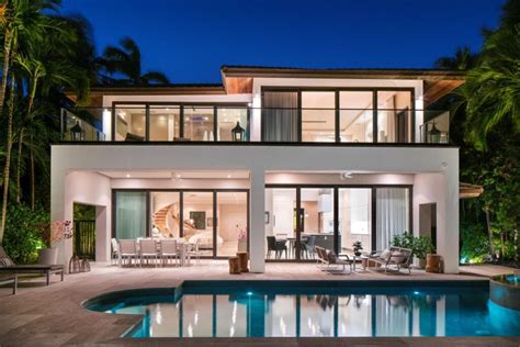 Tropical Modern Home in Miami Beach, Florida