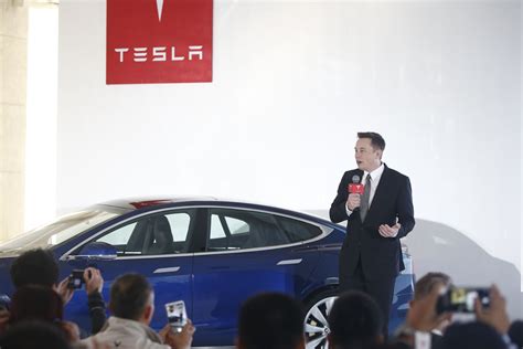 Elon Musk is pushing the Tesla-SolarCity merger through despite ...