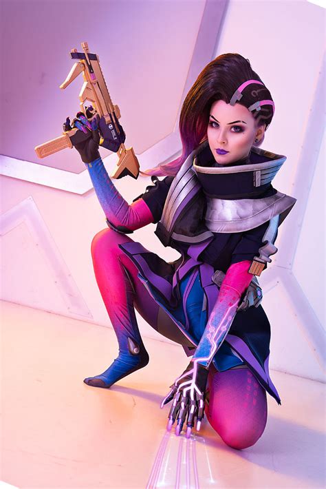 Sombra from Overwatch - Daily Cosplay .com