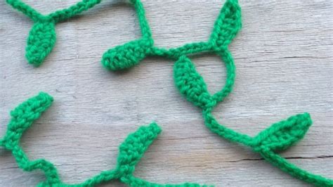 How To Crochet a Very Easy and Pretty Leaf Garland - DIY DIY Tutorial - Guidecentral - YouTube