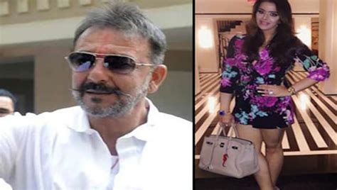 Sanjay Dutt enjoys virtual connect with daughter Trishala-Bollywood News , Firstpost