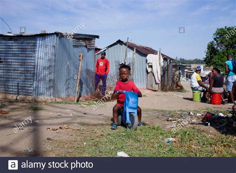 Squatter camp south africa hi-res stock photography and images - Alamy