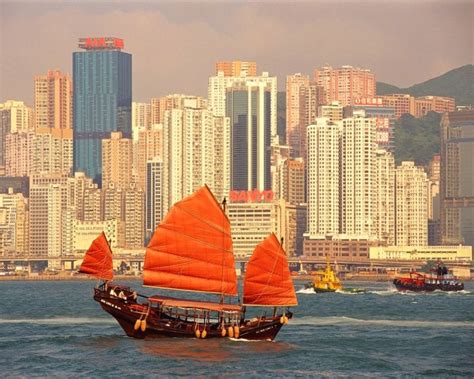 Victoria Harbour, Hong Kong photo on Sunsurfer