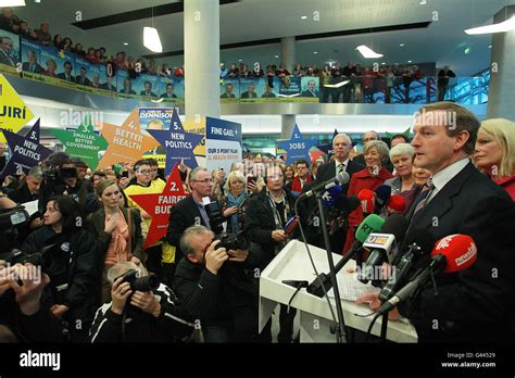 Fine gael leader enda kenny right public meeting aviva stadium hi-res ...