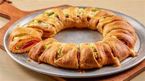 How to Make Spicy Italian Crescent Ring Video - Pillsbury.com