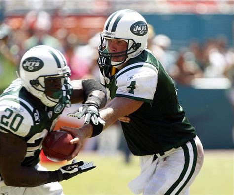 Brett Favre’s Streak Is a Modern Marvel to the Jets - The New York Times