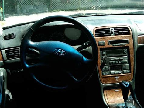 2004 Hyundai XG350 - Interior Pictures - CarGurus