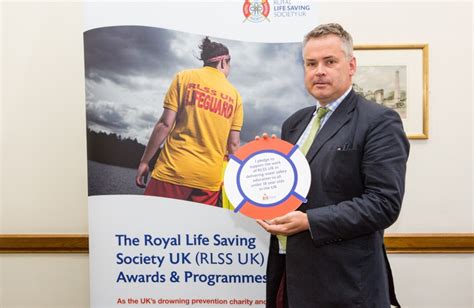 Tim Loughton MP signs up to Royal Life Saving Society UK’s pledge to ...