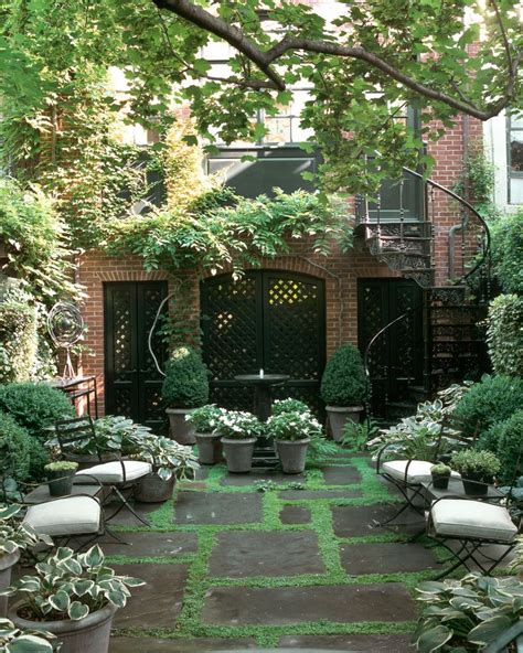 Townhouse garden, Small city garden, Courtyard gardens design