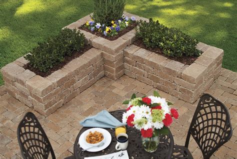 Pavestone Rumblestone RumbleStone 73.5 in. x 17.5 in. x 73.5 in. Concrete 90° Planter Kit in ...