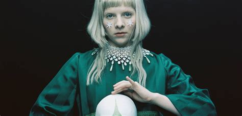 AURORA lança "Cure For Me". Confira! - UPdate POP